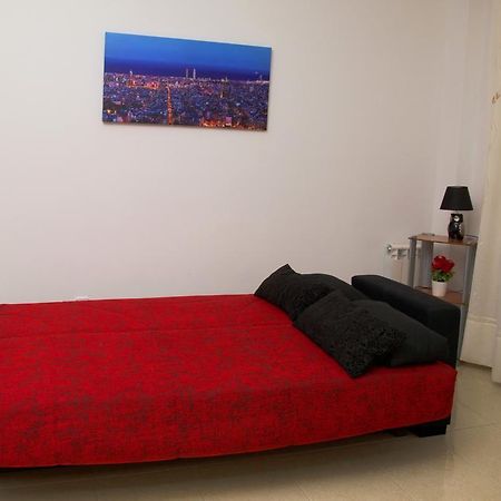 Apartamentos Navas Barcellona Esterno foto