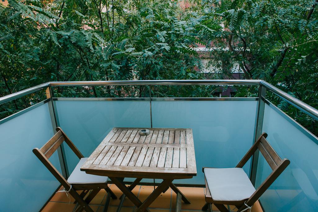 Apartamentos Navas Barcellona Esterno foto
